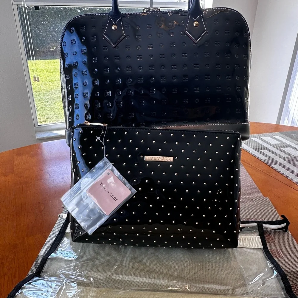 2 PIECES--Arcadia Patent Leather, Thalia Cosmetic bag - Picture 3 of 15